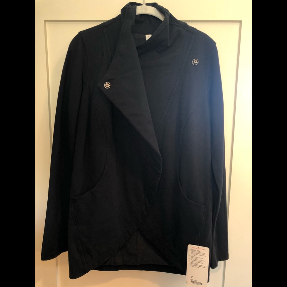 LULULEMON That’s a wrap sweatshirt. NWT!